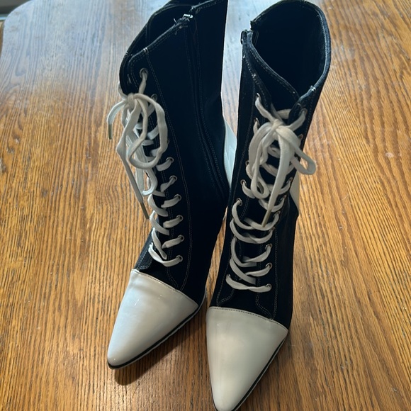 EUC Funtasma canvas boots. 7.5 - Picture 2 of 9